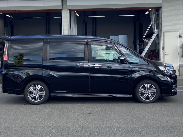 ステップワゴンスパーダ スパーダハイブリッド　Ｇ・ＥＸ　ホンダセンシング　禁煙車　衝突被害軽減装置　レーンアシスト　レーダークルーズコントロール　両側電動スライドドア　後席モニター　全方位モニター　純正９インチナビ【ＣＤ　ＤＶＤ　フルセグＴＶ　Ｂｌｕｅｔｏｏｔｈ】　ＥＴＣ（11枚目）