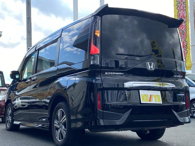 ステップワゴンスパーダ スパーダハイブリッド　Ｇ・ＥＸ　ホンダセンシング　禁煙車　衝突被害軽減装置　レーンアシスト　レーダークルーズコントロール　両側電動スライドドア　後席モニター　全方位モニター　純正９インチナビ【ＣＤ　ＤＶＤ　フルセグＴＶ　Ｂｌｕｅｔｏｏｔｈ】　ＥＴＣ（13枚目）
