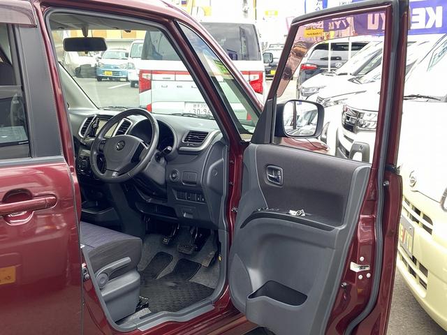 ソリオ バンディット 禁煙車 4WD 両側電動スライドドア ETC エンジンスターター シートヒーター 社外ナビ【CD DVD TV USB AUX】 バックカメラ ステアリングリモコン 純正15インチアルミホイール HIDヘッドライト&フォグランプ&オートライト(23枚目)