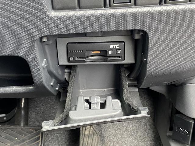 ソリオ バンディット 禁煙車 4WD 両側電動スライドドア ETC エンジンスターター シートヒーター 社外ナビ【CD DVD TV USB AUX】 バックカメラ ステアリングリモコン 純正15インチアルミホイール HIDヘッドライト&フォグランプ&オートライト(51枚目)