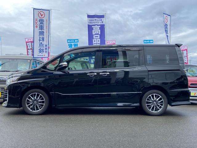 ヴォクシー ZS 煌 禁煙車 エンジンスターター 両側電動スライドドア フリップダウンモニター 社外ナビ【CD DVD フルセグTV Bluetooth ミュージックサーバー】 バックカメラ ドライブレコーダー ビルトインETC アイドリングストップ 横滑り防止装置(15枚目)