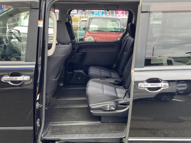 ヴォクシー ZS 煌 禁煙車 エンジンスターター 両側電動スライドドア フリップダウンモニター 社外ナビ【CD DVD フルセグTV Bluetooth ミュージックサーバー】 バックカメラ ドライブレコーダー ビルトインETC アイドリングストップ 横滑り防止装置(21枚目)