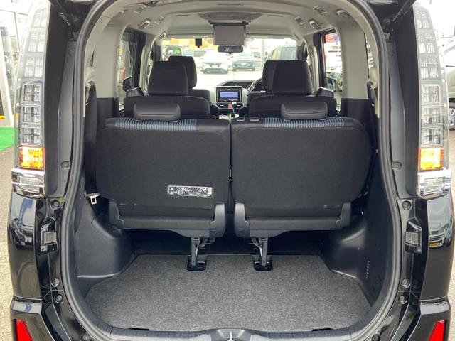 ヴォクシー ZS 煌 禁煙車 エンジンスターター 両側電動スライドドア フリップダウンモニター 社外ナビ【CD DVD フルセグTV Bluetooth ミュージックサーバー】 バックカメラ ドライブレコーダー ビルトインETC アイドリングストップ 横滑り防止装置(23枚目)