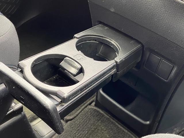 ヴォクシー ZS 煌 禁煙車 エンジンスターター 両側電動スライドドア フリップダウンモニター 社外ナビ【CD DVD フルセグTV Bluetooth ミュージックサーバー】 バックカメラ ドライブレコーダー ビルトインETC アイドリングストップ 横滑り防止装置(35枚目)