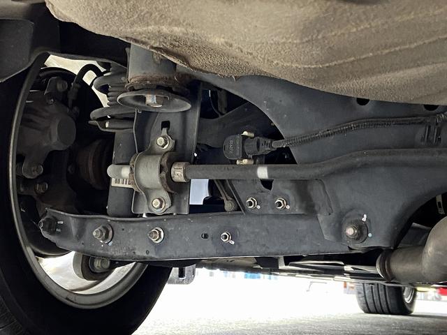インプレッサG4 2.0iアイサイト 禁煙車 4WD 衝突被害軽減装置 ETC レーンアシスト レーダークルーズコントロール 社外ナビ【フルセグTV CD DVD Bluetooth】 バックカメラ シートヒーター付き電動ブラックレザーシート ヘッドライトウォッシャー 横滑り防止(18枚目)