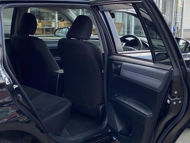 カローラフィールダー 1.5X 禁煙車 4WD ETC スペアキー有 純正7インチナビ【CD TV Bluetooth AUX】 8エアバック キーレスエントリー 社外15インチアルミホイール 横滑り防止装置 ヘッドライトレベライザー 記録簿 保証書 取扱説明書(18枚目)