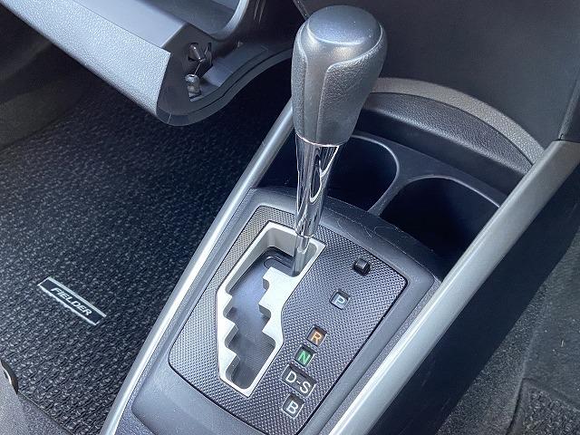 カローラフィールダー 1.5X 禁煙車 4WD ETC スペアキー有 純正7インチナビ【CD TV Bluetooth AUX】 8エアバック キーレスエントリー 社外15インチアルミホイール 横滑り防止装置 ヘッドライトレベライザー 記録簿 保証書 取扱説明書(31枚目)