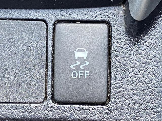 カローラフィールダー 1.5X 禁煙車 4WD ETC スペアキー有 純正7インチナビ【CD TV Bluetooth AUX】 8エアバック キーレスエントリー 社外15インチアルミホイール 横滑り防止装置 ヘッドライトレベライザー 記録簿 保証書 取扱説明書(32枚目)