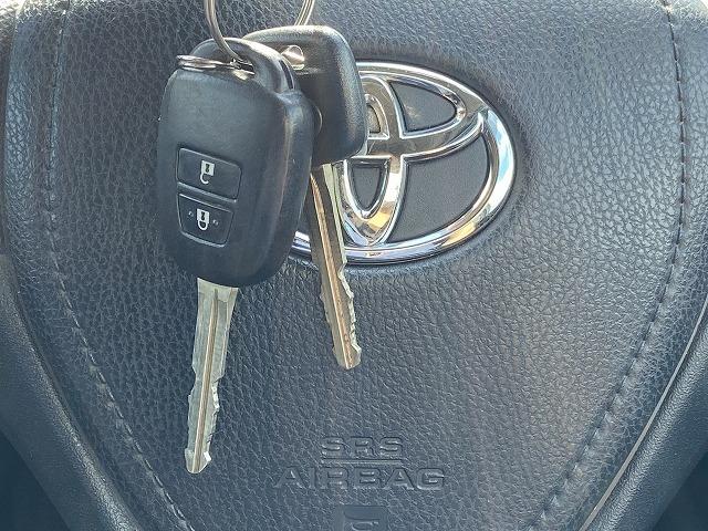 カローラフィールダー 1.5X 禁煙車 4WD ETC スペアキー有 純正7インチナビ【CD TV Bluetooth AUX】 8エアバック キーレスエントリー 社外15インチアルミホイール 横滑り防止装置 ヘッドライトレベライザー 記録簿 保証書 取扱説明書(44枚目)