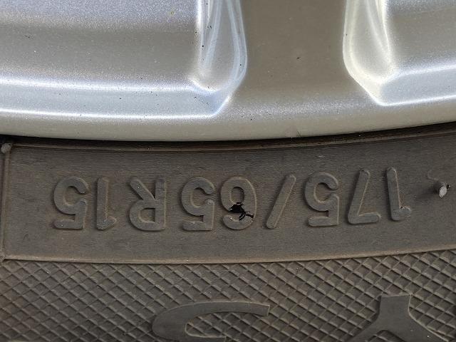 カローラフィールダー 1.5X 禁煙車 4WD ETC スペアキー有 純正7インチナビ【CD TV Bluetooth AUX】 8エアバック キーレスエントリー 社外15インチアルミホイール 横滑り防止装置 ヘッドライトレベライザー 記録簿 保証書 取扱説明書(49枚目)