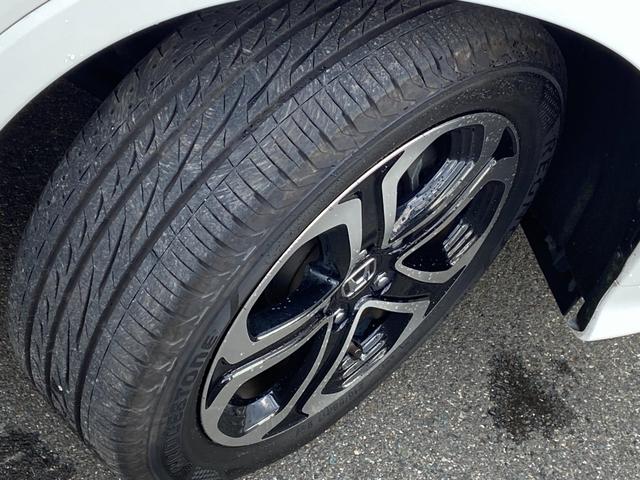 当社の展示車は全車両に”社団法人自動車公正取引協議会”の車両状態説明書を掲示しております。修復歴の有無はもちろん、ドア等の外板の交換歴の有無までも表示☆口頭説明ではなく書面にてお渡ししております♪