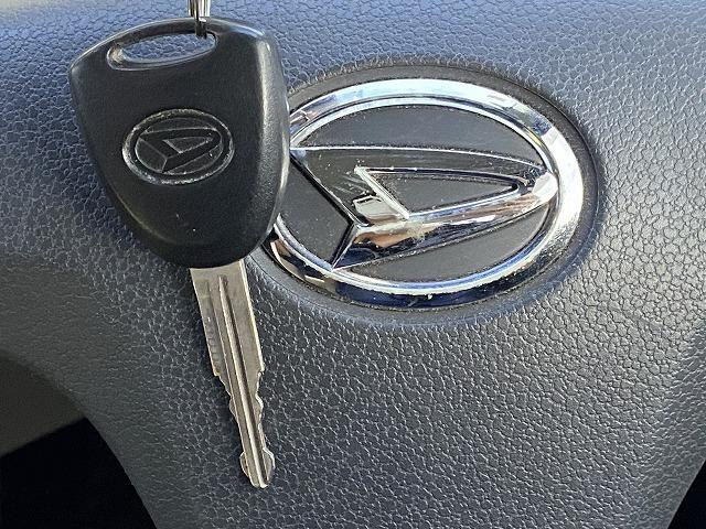 ミライース Ｘｆ　【禁煙車】　　【４ＷＤ】　ＣＤオーディオ＆ＡＵＸ　キーレスエントリー　ヘッドライトレベライザー　電動格納ミラー　エアバック　ＡＢＳ　アイドリングストップ（33枚目）