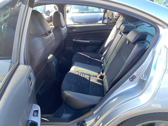 WRX S4 2.0GT-Sアイサイト 禁煙車 4WD パドルシフト 衝突被害軽減装置 レーンアシスト レーダークルーズコントロール 電動ハーフレザーシート 7インチナビ【DVD フルセグTV Bluetooth】 ドライブレコーダー ビルトインETC 横滑り防止装置(22枚目)