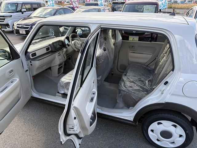 アルトラパンLC L 届け出済み未使用車 レーンアシスト コーナーセンサー バックアイカメラ付きディスプレイオーディオ【USB Bluetooth】 ハーフレザーシート&シートヒーター 衝突被害軽減装置 横滑り防止装置 ステアリングリモコン アイドリングストップ 保証書(24枚目)
