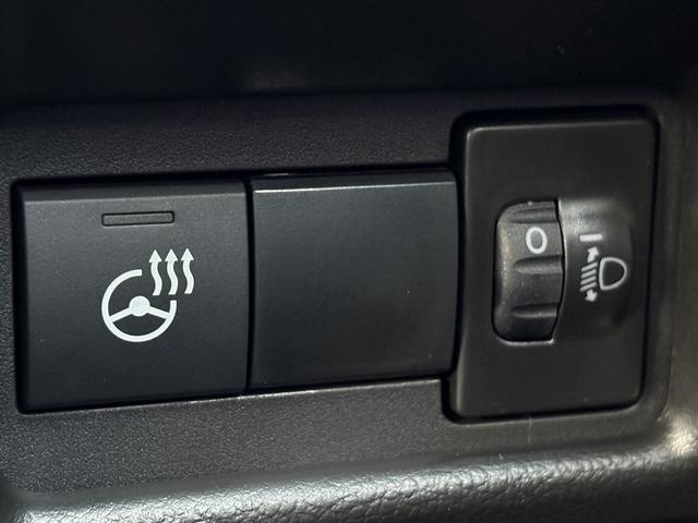 スペーシアカスタム ハイブリッドXSターボ 届け出済み未使用車 コーナーセンサー 全方位カメラ付き9インチディスプレイオーディオ【フルセグTV Bluetooth】 ハーフレザーシート&シートヒーター レーンアシスト レーダークルーズコントロール ステアリングヒーター 保証書(6枚目)