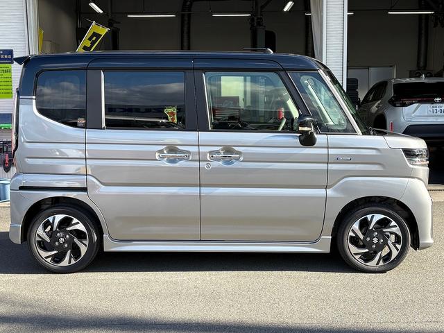 スペーシアカスタム ハイブリッドXSターボ 届け出済み未使用車 コーナーセンサー 全方位カメラ付き9インチディスプレイオーディオ【フルセグTV Bluetooth】 ハーフレザーシート&シートヒーター レーンアシスト レーダークルーズコントロール ステアリングヒーター 保証書(15枚目)