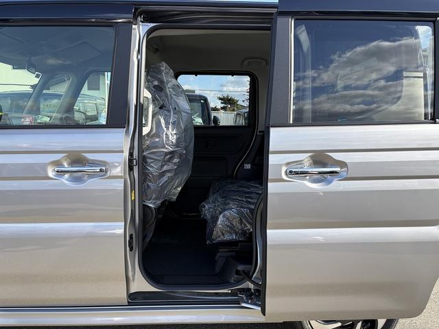 スペーシアカスタム ハイブリッドXSターボ 届け出済み未使用車 コーナーセンサー 全方位カメラ付き9インチディスプレイオーディオ【フルセグTV Bluetooth】 ハーフレザーシート&シートヒーター レーンアシスト レーダークルーズコントロール ステアリングヒーター 保証書(24枚目)