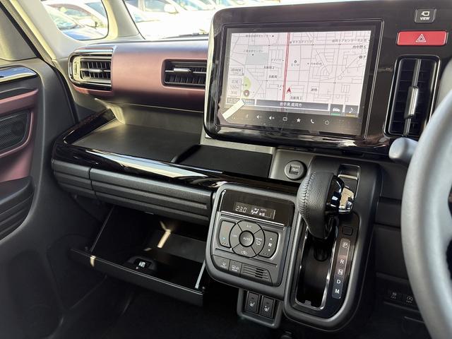 スペーシアカスタム ハイブリッドXSターボ 届け出済み未使用車 コーナーセンサー 全方位カメラ付き9インチディスプレイオーディオ【フルセグTV Bluetooth】 ハーフレザーシート&シートヒーター レーンアシスト レーダークルーズコントロール ステアリングヒーター 保証書(30枚目)