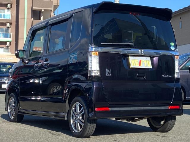 N-BOXカスタム G SSパッケージ 禁煙車 4WD 両側電動スライドドア 衝突被害軽減装置 シートヒーター パナソニック社製ナビ【CD DVD フルセグTV ブルーレイ視聴 Bluetooth ミュージックサーバー】 バックカメラ ステアリングリモコン オートライト(14枚目)