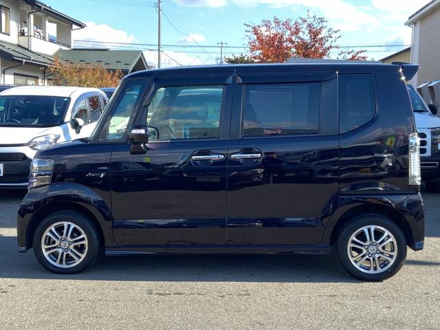 N-BOXカスタム G SSパッケージ 禁煙車 4WD 両側電動スライドドア 衝突被害軽減装置 シートヒーター パナソニック社製ナビ【CD DVD フルセグTV ブルーレイ視聴 Bluetooth ミュージックサーバー】 バックカメラ ステアリングリモコン オートライト(15枚目)