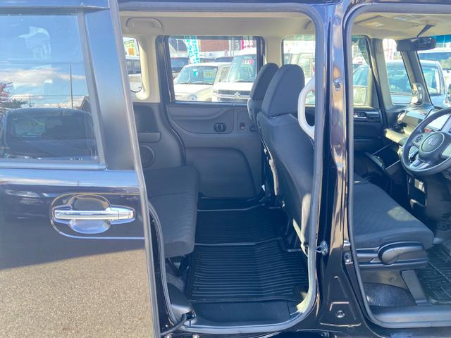 N-BOXカスタム G SSパッケージ 禁煙車 4WD 両側電動スライドドア 衝突被害軽減装置 シートヒーター パナソニック社製ナビ【CD DVD フルセグTV ブルーレイ視聴 Bluetooth ミュージックサーバー】 バックカメラ ステアリングリモコン オートライト(18枚目)