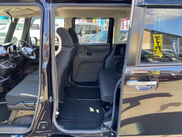 N-BOXカスタム G SSパッケージ 禁煙車 4WD 両側電動スライドドア 衝突被害軽減装置 シートヒーター パナソニック社製ナビ【CD DVD フルセグTV ブルーレイ視聴 Bluetooth ミュージックサーバー】 バックカメラ ステアリングリモコン オートライト(24枚目)