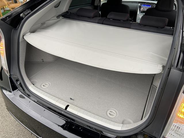 プリウス Sツーリングセレクション・G’s 禁煙車 横滑り防止装置 アルパイン製9インチナビ【CD DVD フルセグTV Bluetooth】 バックカメラ HIDヘッドライト&オートライト&フォグランプ ビルトインETC ステアリングリモコン スマートキー&スペア(22枚目)