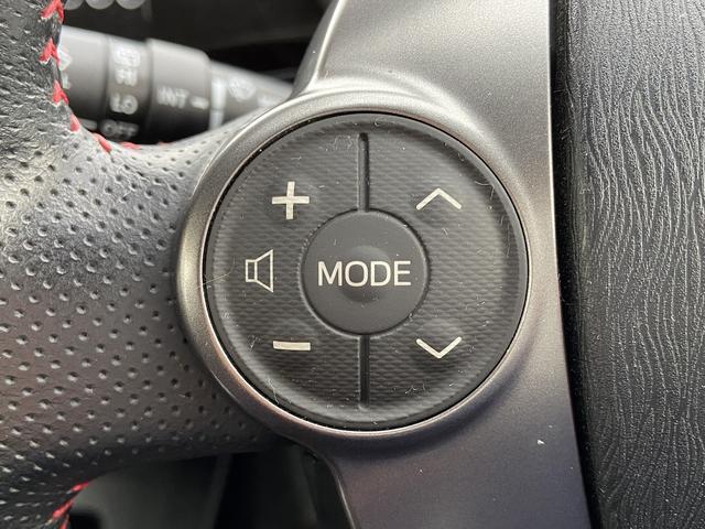 プリウス Sツーリングセレクション・G’s 禁煙車 横滑り防止装置 アルパイン製9インチナビ【CD DVD フルセグTV Bluetooth】 バックカメラ HIDヘッドライト&オートライト&フォグランプ ビルトインETC ステアリングリモコン スマートキー&スペア(30枚目)