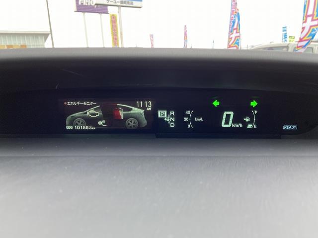 プリウス Sツーリングセレクション・G’s 禁煙車 横滑り防止装置 アルパイン製9インチナビ【CD DVD フルセグTV Bluetooth】 バックカメラ HIDヘッドライト&オートライト&フォグランプ ビルトインETC ステアリングリモコン スマートキー&スペア(34枚目)