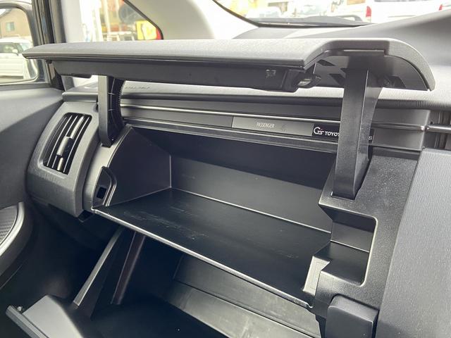 プリウス Sツーリングセレクション・G’s 禁煙車 横滑り防止装置 アルパイン製9インチナビ【CD DVD フルセグTV Bluetooth】 バックカメラ HIDヘッドライト&オートライト&フォグランプ ビルトインETC ステアリングリモコン スマートキー&スペア(37枚目)