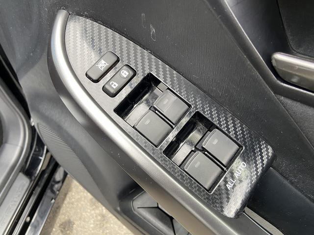 プリウス Sツーリングセレクション・G’s 禁煙車 横滑り防止装置 アルパイン製9インチナビ【CD DVD フルセグTV Bluetooth】 バックカメラ HIDヘッドライト&オートライト&フォグランプ ビルトインETC ステアリングリモコン スマートキー&スペア(43枚目)