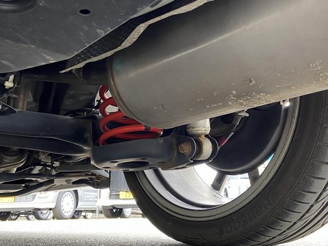 プリウス Sツーリングセレクション・G’s 禁煙車 横滑り防止装置 アルパイン製9インチナビ【CD DVD フルセグTV Bluetooth】 バックカメラ HIDヘッドライト&オートライト&フォグランプ ビルトインETC ステアリングリモコン スマートキー&スペア(47枚目)