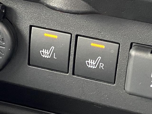 ロッキー プレミアムＧ　ＨＥＶ　禁煙車　衝突被害軽減装置　横滑り防止　レーンアシスト　コーナーセンサー　レーダークルーズコントロール　ステアリングリモコン　シートヒーター＆ハーフレザーシート　ＬＥＤヘッドライト＆フォグランプ＆オートハイビーム　純正アルミホイール（7枚目）