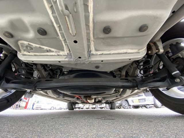 ロッキー プレミアムＧ　ＨＥＶ　禁煙車　衝突被害軽減装置　横滑り防止　レーンアシスト　コーナーセンサー　レーダークルーズコントロール　ステアリングリモコン　シートヒーター＆ハーフレザーシート　ＬＥＤヘッドライト＆フォグランプ＆オートハイビーム　純正アルミホイール（8枚目）