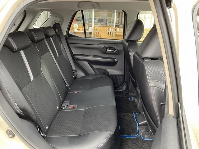 ロッキー プレミアムＧ　ＨＥＶ　禁煙車　衝突被害軽減装置　横滑り防止　レーンアシスト　コーナーセンサー　レーダークルーズコントロール　ステアリングリモコン　シートヒーター＆ハーフレザーシート　ＬＥＤヘッドライト＆フォグランプ＆オートハイビーム　純正アルミホイール（19枚目）