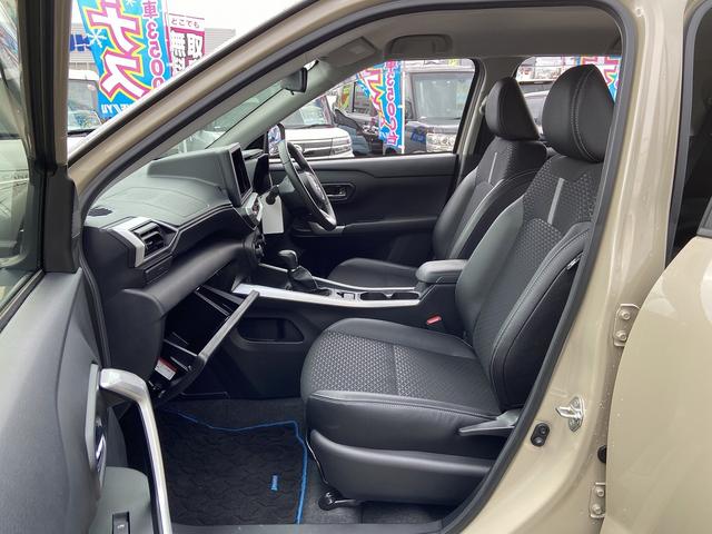 ロッキー プレミアムＧ　ＨＥＶ　禁煙車　衝突被害軽減装置　横滑り防止　レーンアシスト　コーナーセンサー　レーダークルーズコントロール　ステアリングリモコン　シートヒーター＆ハーフレザーシート　ＬＥＤヘッドライト＆フォグランプ＆オートハイビーム　純正アルミホイール（23枚目）