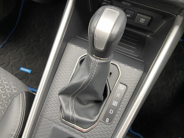 ロッキー プレミアムＧ　ＨＥＶ　禁煙車　衝突被害軽減装置　横滑り防止　レーンアシスト　コーナーセンサー　レーダークルーズコントロール　ステアリングリモコン　シートヒーター＆ハーフレザーシート　ＬＥＤヘッドライト＆フォグランプ＆オートハイビーム　純正アルミホイール（27枚目）