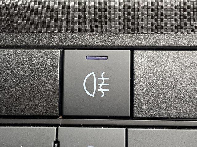 ロッキー プレミアムＧ　ＨＥＶ　禁煙車　衝突被害軽減装置　横滑り防止　レーンアシスト　コーナーセンサー　レーダークルーズコントロール　ステアリングリモコン　シートヒーター＆ハーフレザーシート　ＬＥＤヘッドライト＆フォグランプ＆オートハイビーム　純正アルミホイール（33枚目）