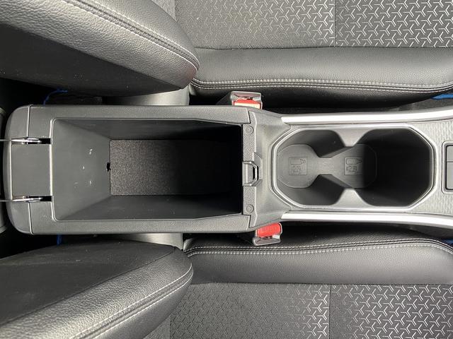 ロッキー プレミアムＧ　ＨＥＶ　禁煙車　衝突被害軽減装置　横滑り防止　レーンアシスト　コーナーセンサー　レーダークルーズコントロール　ステアリングリモコン　シートヒーター＆ハーフレザーシート　ＬＥＤヘッドライト＆フォグランプ＆オートハイビーム　純正アルミホイール（37枚目）