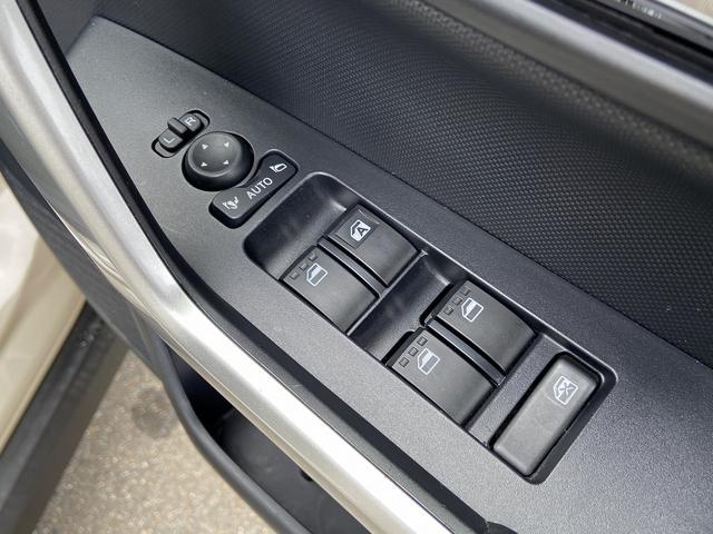 ロッキー プレミアムＧ　ＨＥＶ　禁煙車　衝突被害軽減装置　横滑り防止　レーンアシスト　コーナーセンサー　レーダークルーズコントロール　ステアリングリモコン　シートヒーター＆ハーフレザーシート　ＬＥＤヘッドライト＆フォグランプ＆オートハイビーム　純正アルミホイール（43枚目）