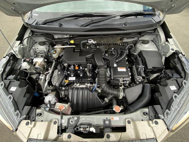 ロッキー プレミアムＧ　ＨＥＶ　禁煙車　衝突被害軽減装置　横滑り防止　レーンアシスト　コーナーセンサー　レーダークルーズコントロール　ステアリングリモコン　シートヒーター＆ハーフレザーシート　ＬＥＤヘッドライト＆フォグランプ＆オートハイビーム　純正アルミホイール（48枚目）