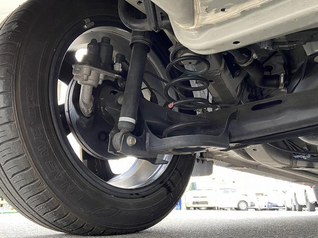 ロッキー プレミアムＧ　ＨＥＶ　禁煙車　衝突被害軽減装置　横滑り防止　レーンアシスト　コーナーセンサー　レーダークルーズコントロール　ステアリングリモコン　シートヒーター＆ハーフレザーシート　ＬＥＤヘッドライト＆フォグランプ＆オートハイビーム　純正アルミホイール（49枚目）