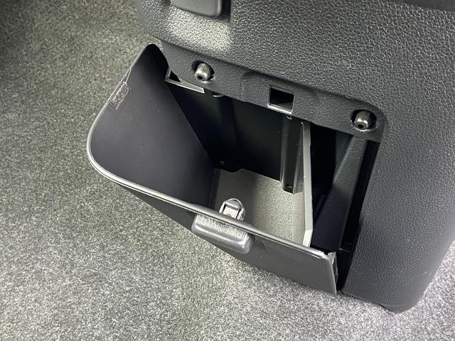 ムーヴキャンバス ストライプスＧ　禁煙車　４ＷＤ　両側電動スライドドア　衝突被害軽減装置　レーンアシスト　コーナーセンサー　９インチディスプレイオーディオ【フルセグＴＶ　Ｂｌｕｅｔｏｏｔｈ　ＵＳＢ】バックカメラ　シートヒーター　スペアキー　オートブレーキホールド　ＴＲＣ（37枚目）