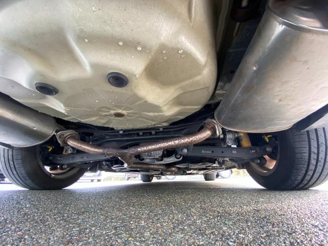 レヴォーグ １．６ＧＴ－Ｓアイサイト　プラウドエディション　禁煙車　４ＷＤ　衝突被害軽減装置　レーンアシスト　コーナーセンサー　レーダークルーズコントロール　ブラインドスポットモニター　純正ナビ【フルセグＴＶ　ＤＶＤ　Ｂｌｕｅｔｏｏｔｈ】　バックカメラ＆サイドカメラ（6枚目）