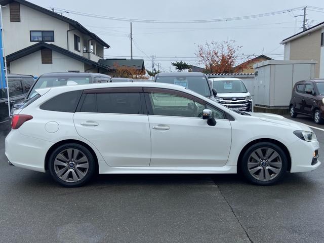 レヴォーグ １．６ＧＴ－Ｓアイサイト　プラウドエディション　禁煙車　４ＷＤ　衝突被害軽減装置　レーンアシスト　コーナーセンサー　レーダークルーズコントロール　ブラインドスポットモニター　純正ナビ【フルセグＴＶ　ＤＶＤ　Ｂｌｕｅｔｏｏｔｈ】　バックカメラ＆サイドカメラ（12枚目）