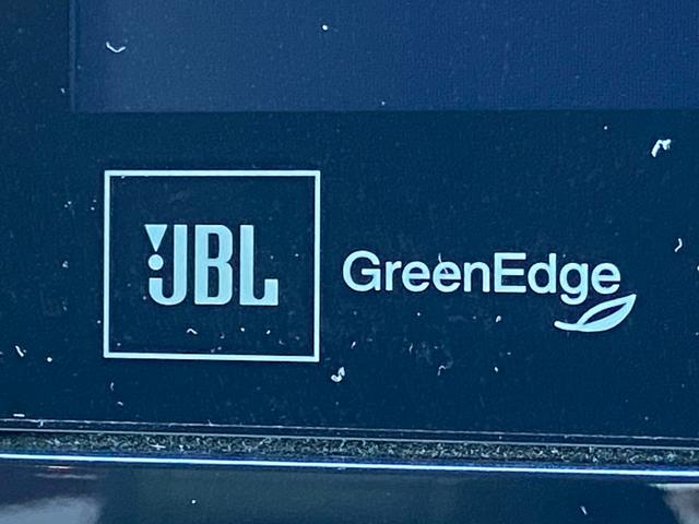 ハリアーハイブリッド プログレス　メタル　アンド　レザーパッケージ　４ＷＤ　禁煙車　サンルーフ　全方位モニター　シートヒーター＆シートエアコン　電動レザーシート　純正９インチナビ【ＤＶＤ　ＴＶ　Ｂｌｕｅｔｏｏｔｈ】　ＪＢＬサウンド　レーダークルーズコントロール　レーンアシスト　後期型（8枚目）