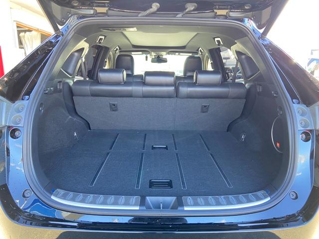 ハリアーハイブリッド プログレス　メタル　アンド　レザーパッケージ　４ＷＤ　禁煙車　サンルーフ　全方位モニター　シートヒーター＆シートエアコン　電動レザーシート　純正９インチナビ【ＤＶＤ　ＴＶ　Ｂｌｕｅｔｏｏｔｈ】　ＪＢＬサウンド　レーダークルーズコントロール　レーンアシスト　後期型（20枚目）