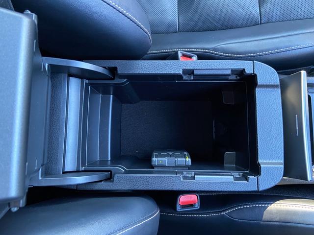 ハリアーハイブリッド プログレス　メタル　アンド　レザーパッケージ　４ＷＤ　禁煙車　サンルーフ　全方位モニター　シートヒーター＆シートエアコン　電動レザーシート　純正９インチナビ【ＤＶＤ　ＴＶ　Ｂｌｕｅｔｏｏｔｈ】　ＪＢＬサウンド　レーダークルーズコントロール　レーンアシスト　後期型（44枚目）