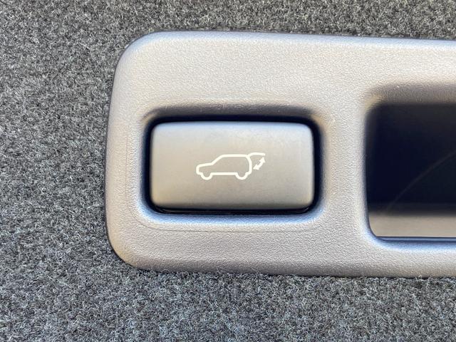 ハリアーハイブリッド プログレス　メタル　アンド　レザーパッケージ　４ＷＤ　禁煙車　サンルーフ　全方位モニター　シートヒーター＆シートエアコン　電動レザーシート　純正９インチナビ【ＤＶＤ　ＴＶ　Ｂｌｕｅｔｏｏｔｈ】　ＪＢＬサウンド　レーダークルーズコントロール　レーンアシスト　後期型（53枚目）