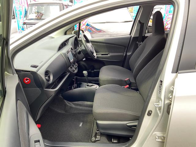 ヴィッツ F 禁煙車 4WD 寒冷地仕様 当社買取直販車両 ドライブレコーダー 夏冬タイヤセット有 純正7インチナビ【TV CD AUX Bluetooth】 バックカメラ 横滑り防止装置 キーレスエントリー 取扱説明書 保証書 LEDヘッドライト(16枚目)